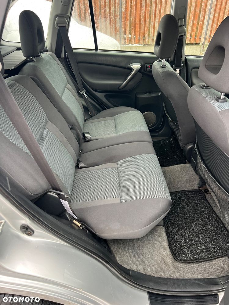 Toyota RAV4 D-4D 4x4 Sol - 13