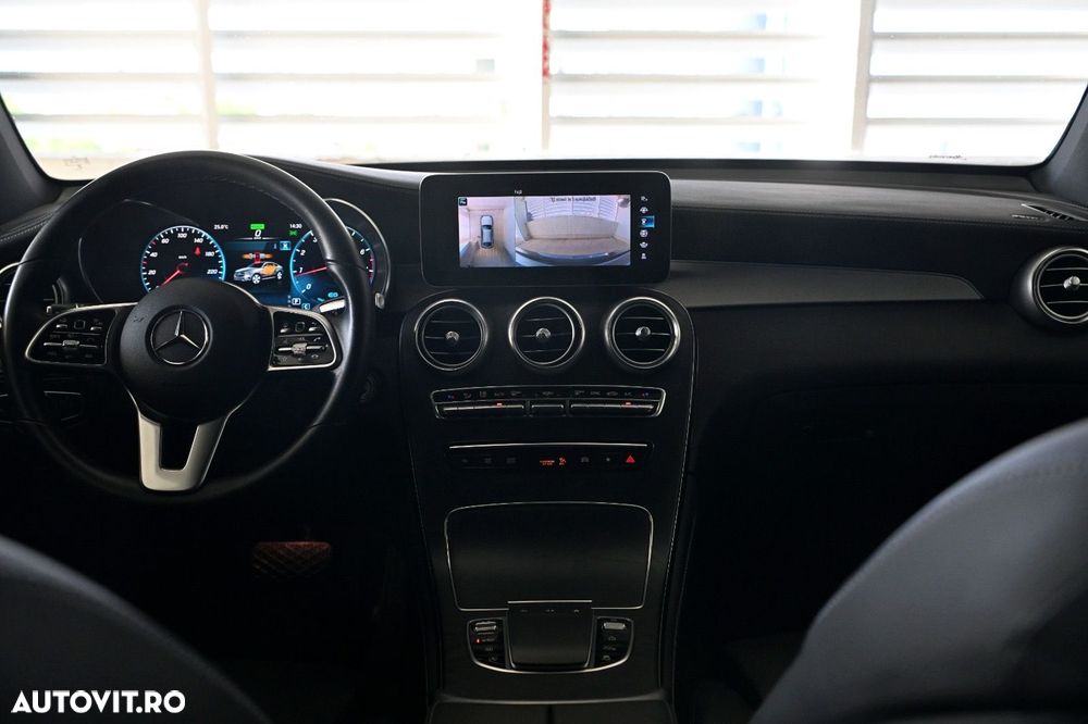 Mercedes-Benz GLC Coupe 300 4Matic 9G-TRONIC Exclusive - 35