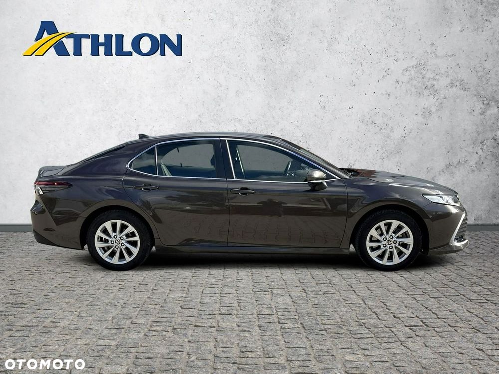 Toyota Camry 2.5 Hybrid Comfort CVT - 6