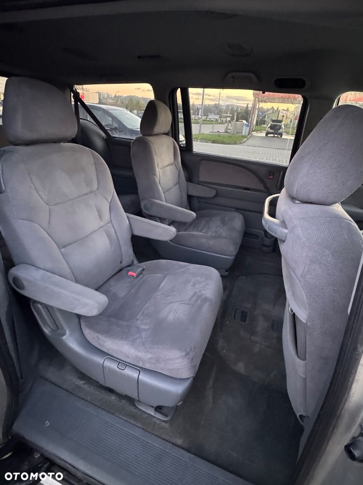 Honda Odyssey 3.5 LX - 9