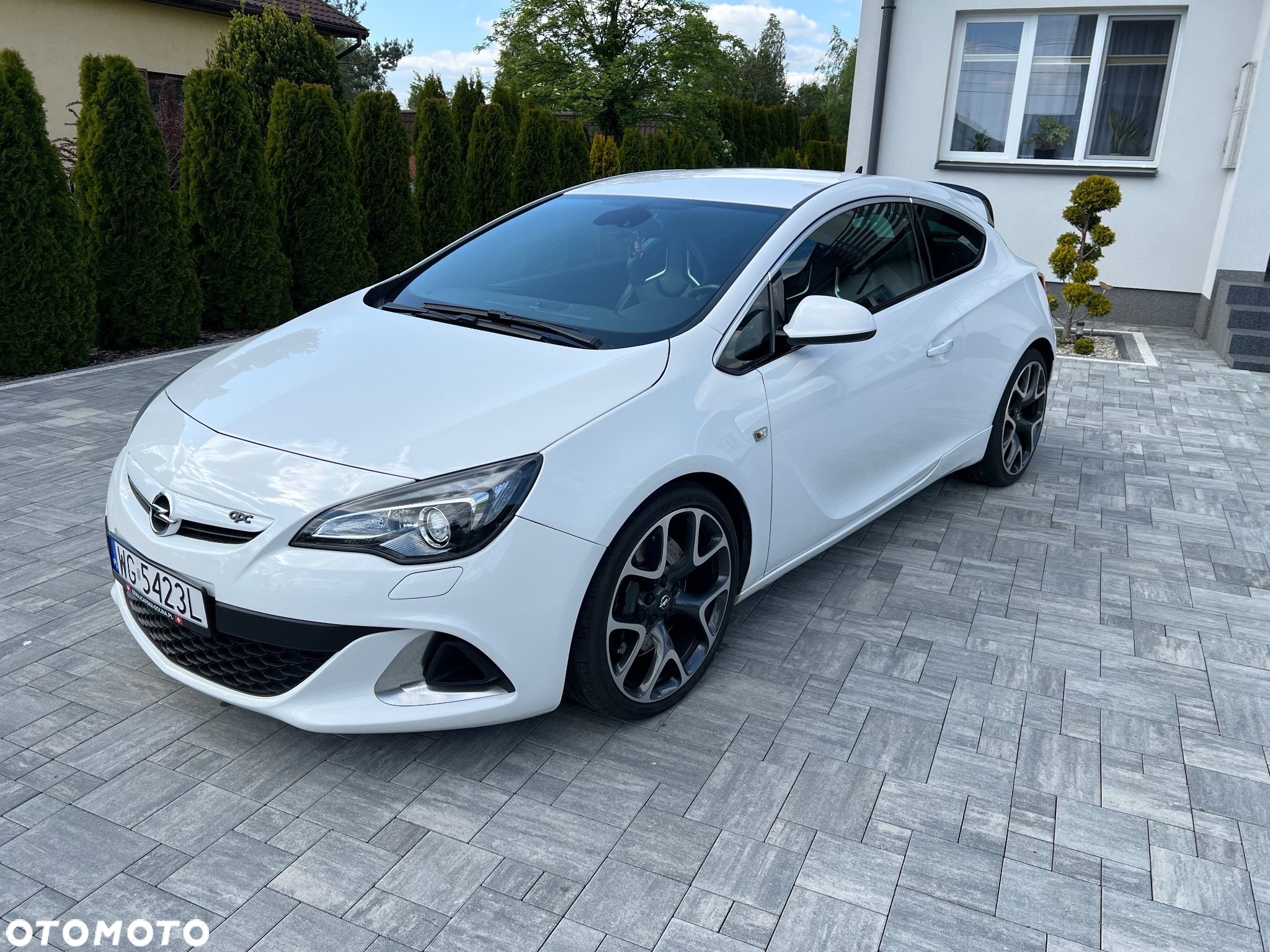 Opel Astra IV GTC OPC - 2