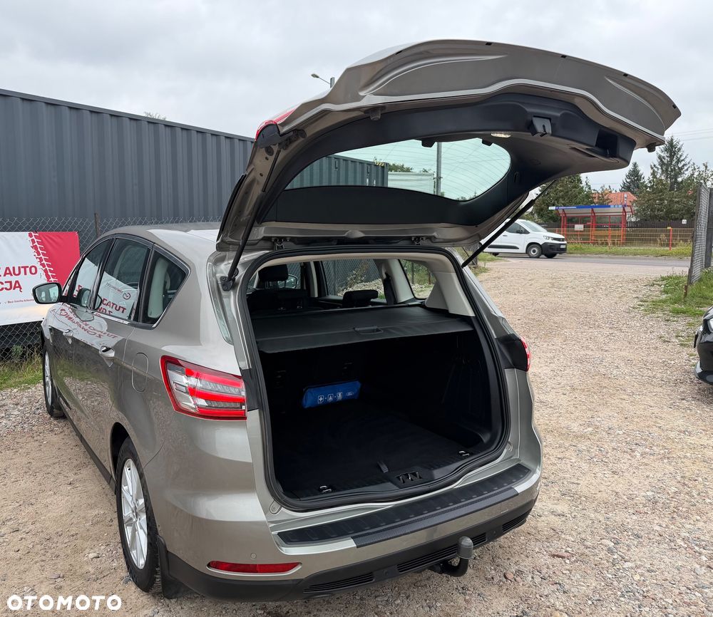 Ford S-Max - 21