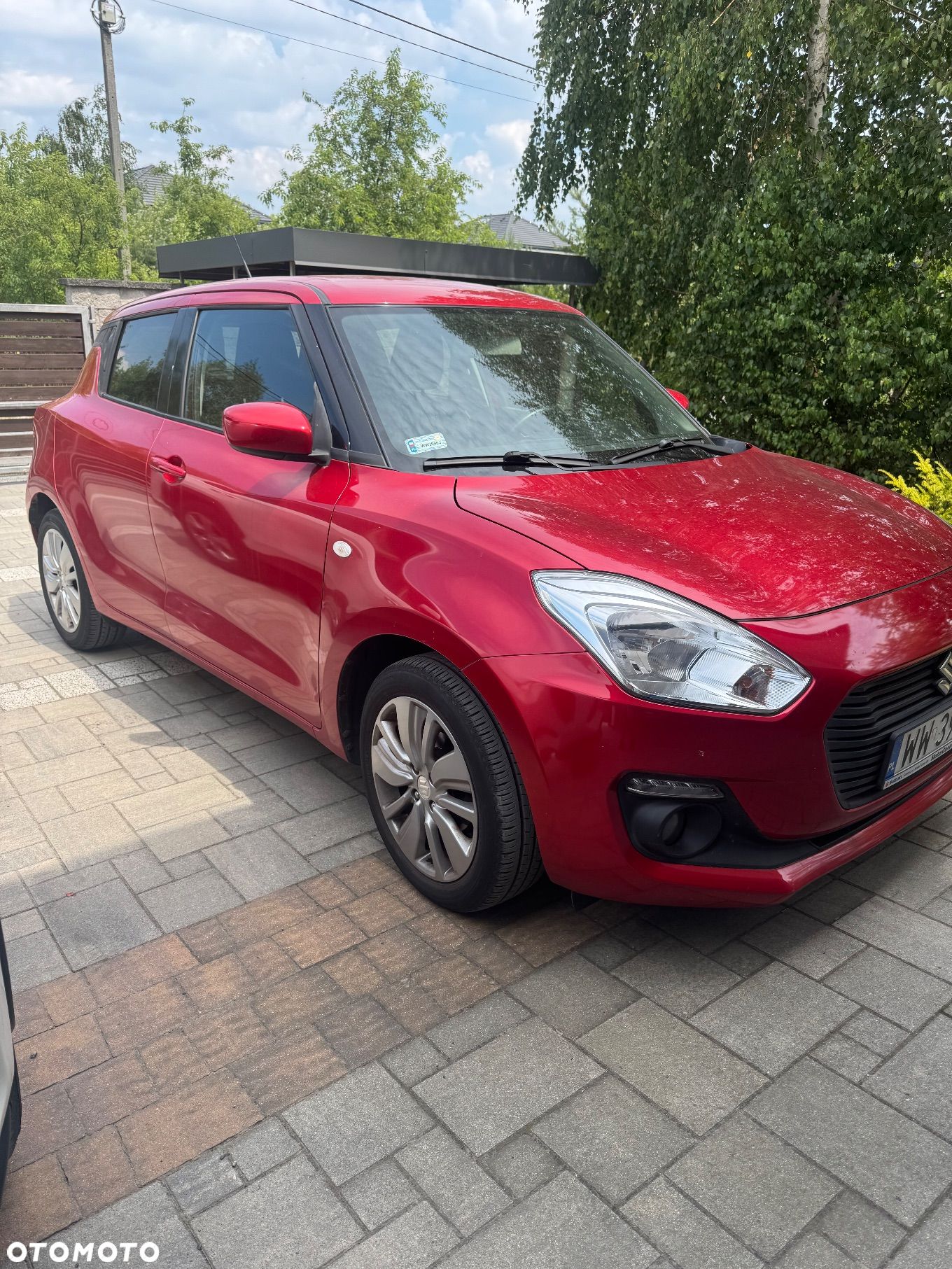 Suzuki Swift 1.2 Premium Plus CVT - 1