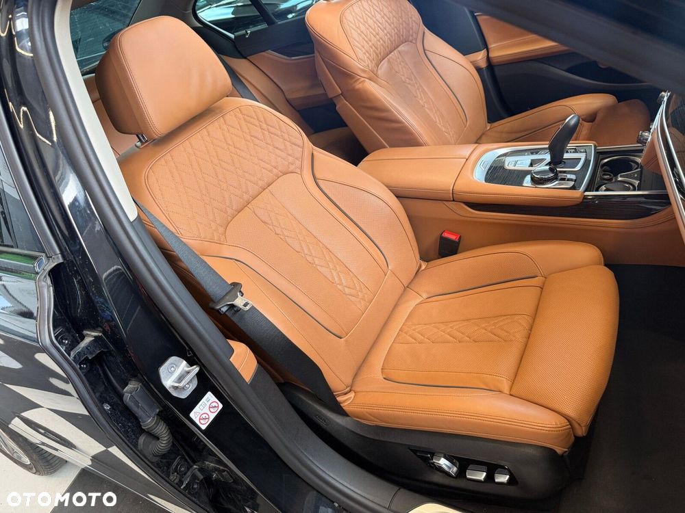 BMW Seria 7 - 16