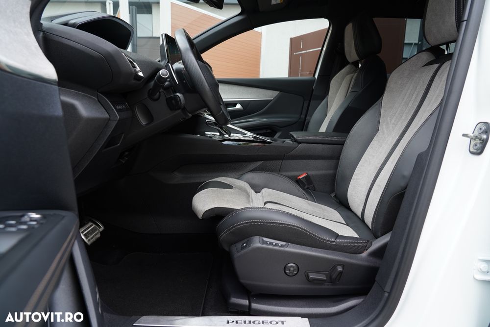 Peugeot 3008 PHEV 300 EAT8 4X4 Allure Pack - 28