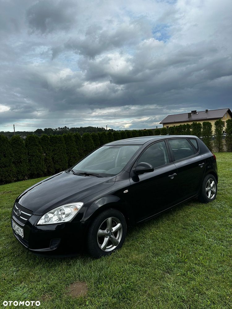 Kia Ceed 1.6 Crdi Comfort - 1