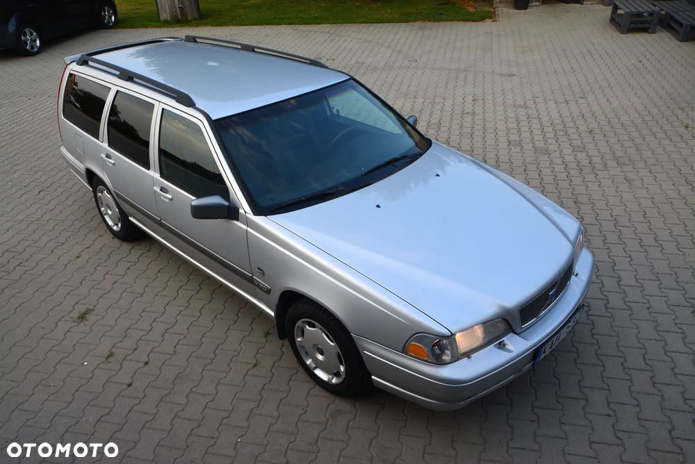 Volvo V70 2.5 - 14