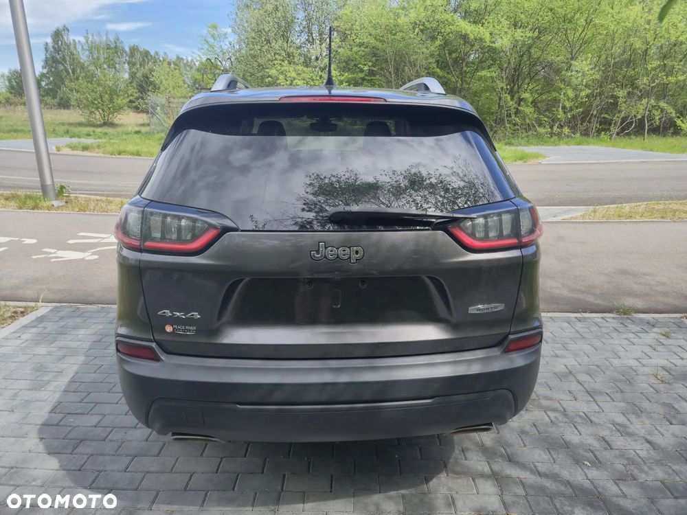 Jeep Cherokee - 5