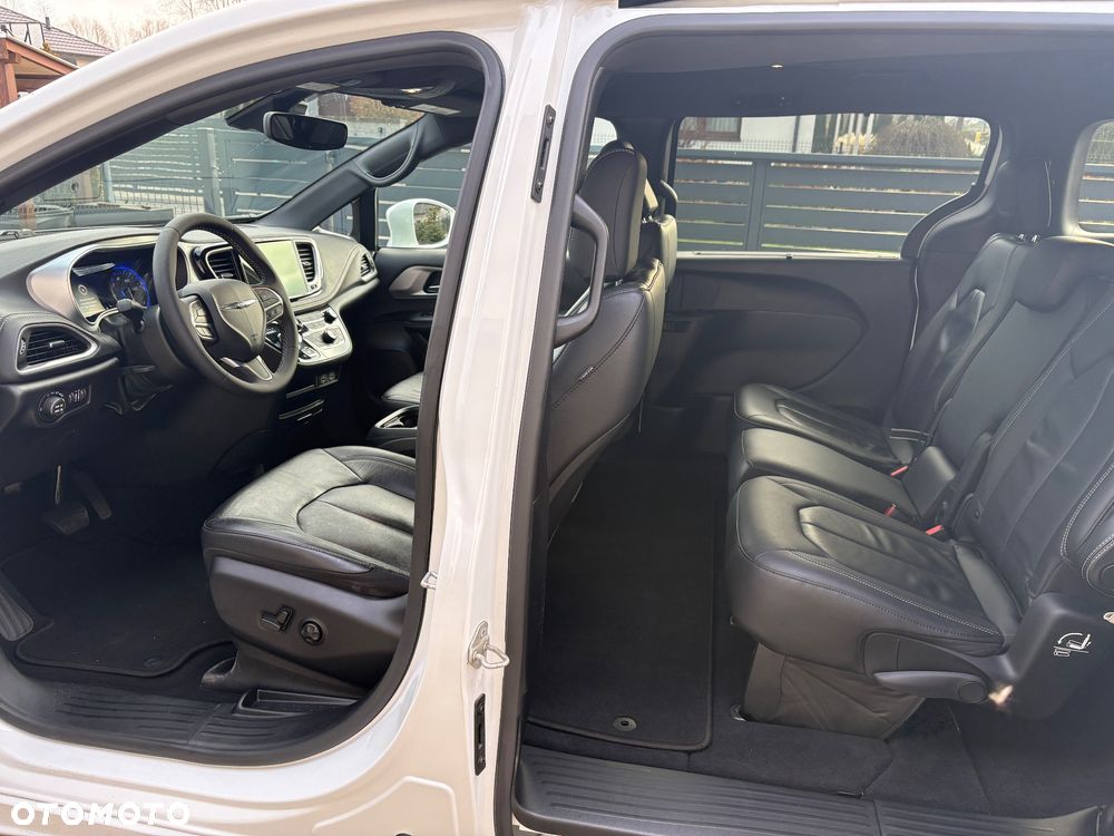 Chrysler Pacifica - 18