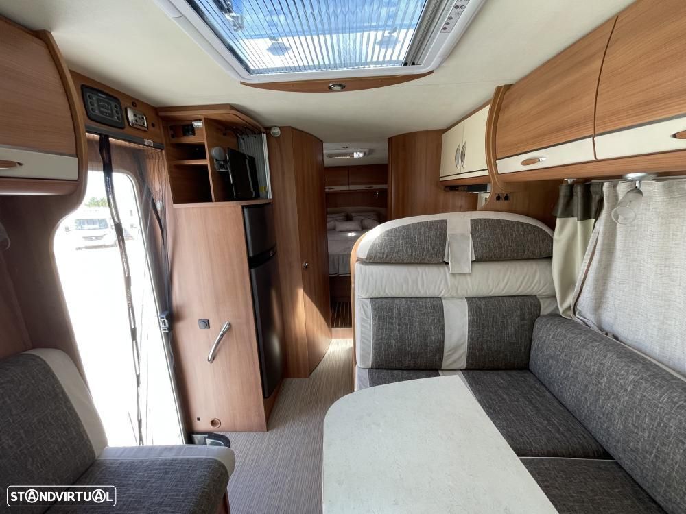 Rapido Serie 6F 691 cama central - 17