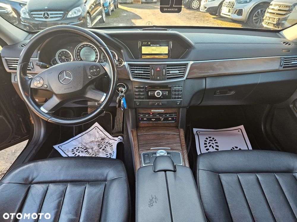 Mercedes-Benz Klasa E 350 CDI DPF BlueEFFICIENCY 7G-TRONIC Elegance - 24