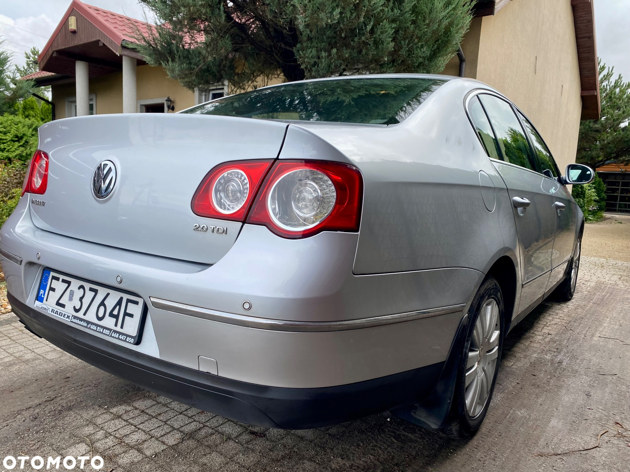 Volkswagen Passat - 11