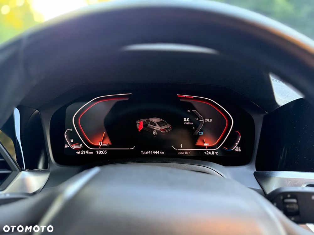 BMW Seria 3 330i xDrive - 14