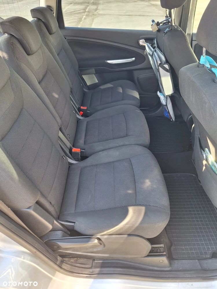Ford S-Max - 8