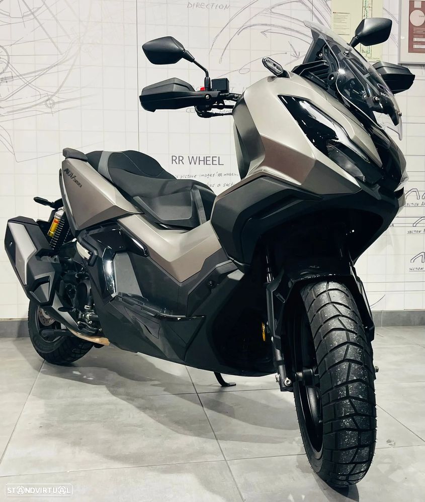 Honda ADV 350 - 1