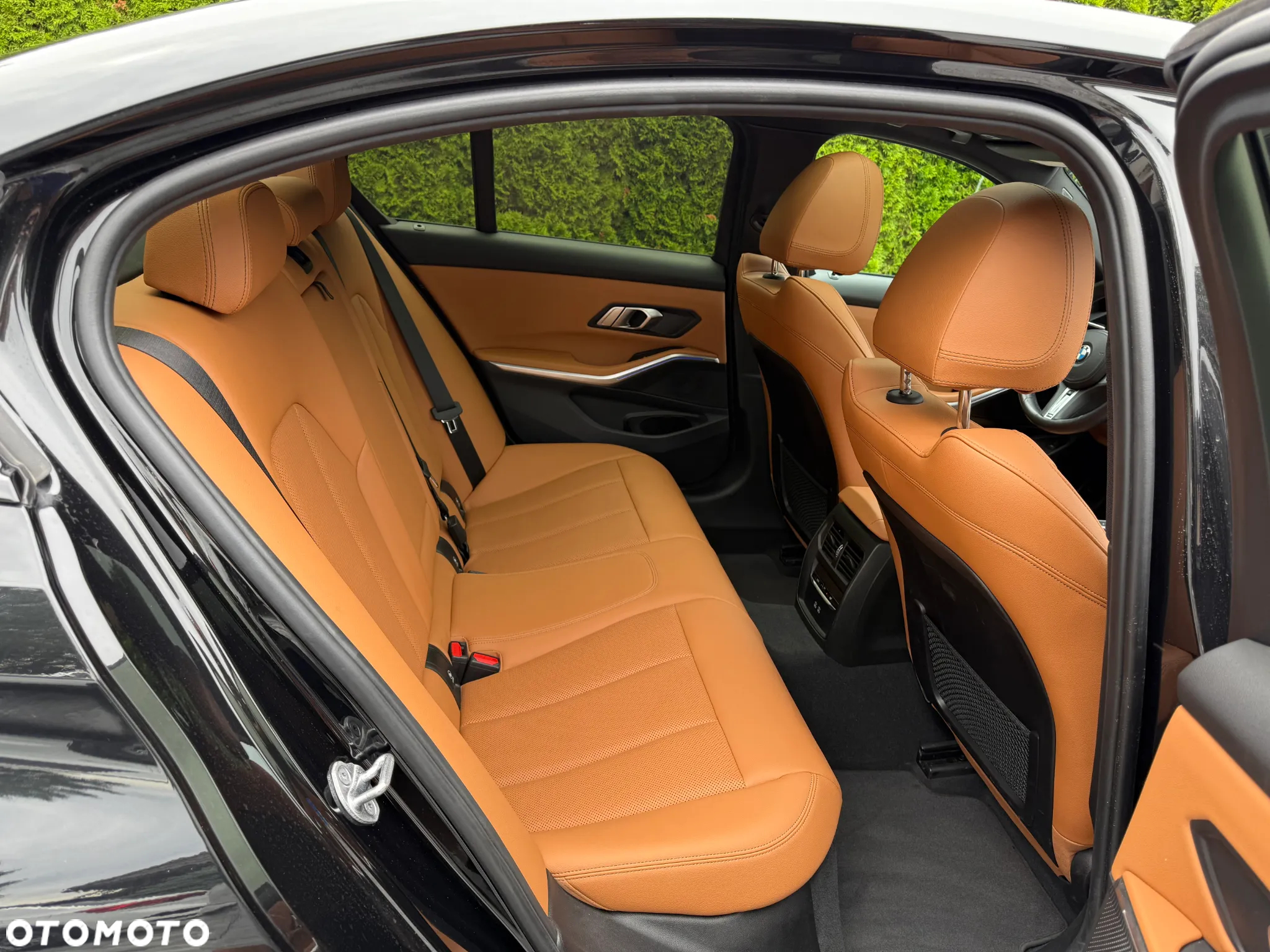 BMW Seria 3 330i xDrive - 9