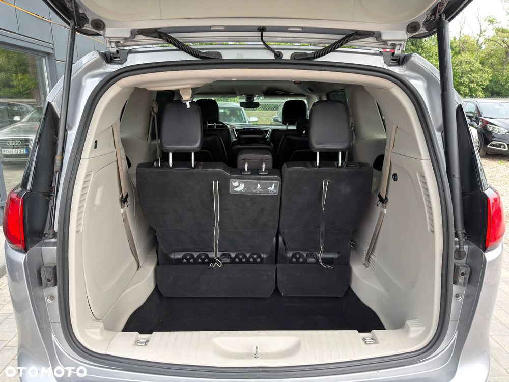 Chrysler Pacifica - 27