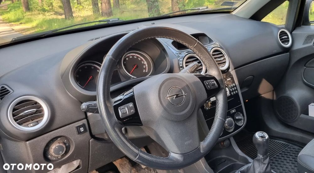 Opel Corsa 1.2 16V Essentia - 22