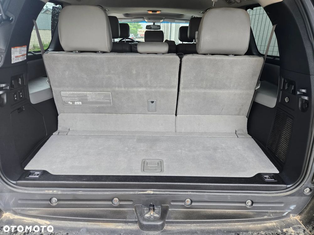 Toyota Sequoia - 12
