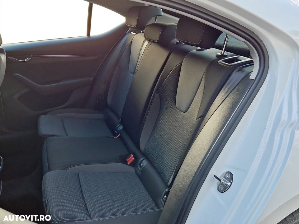 Skoda Octavia 2.0 TDI DSG Ambition - 15