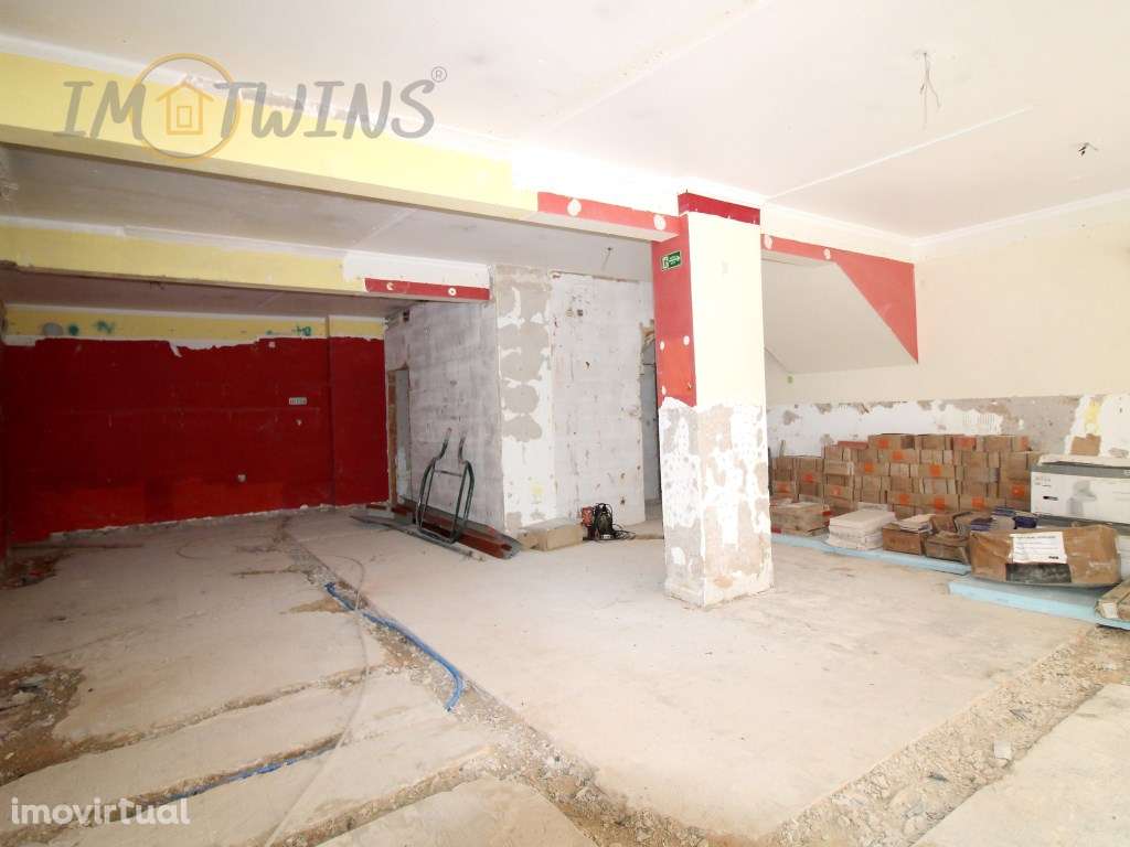 Vende-se loja em zona privilegiada para Comércio - Portimão - Grande imagem: 3/5