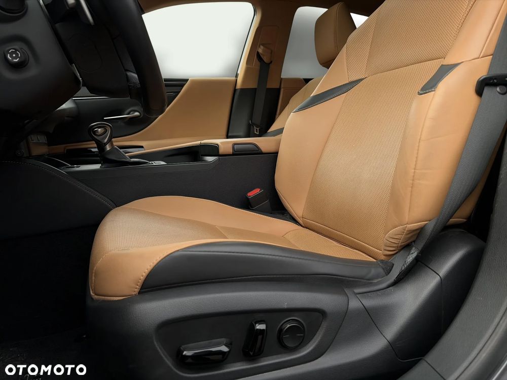 Lexus ES 300h Business Edition - 10