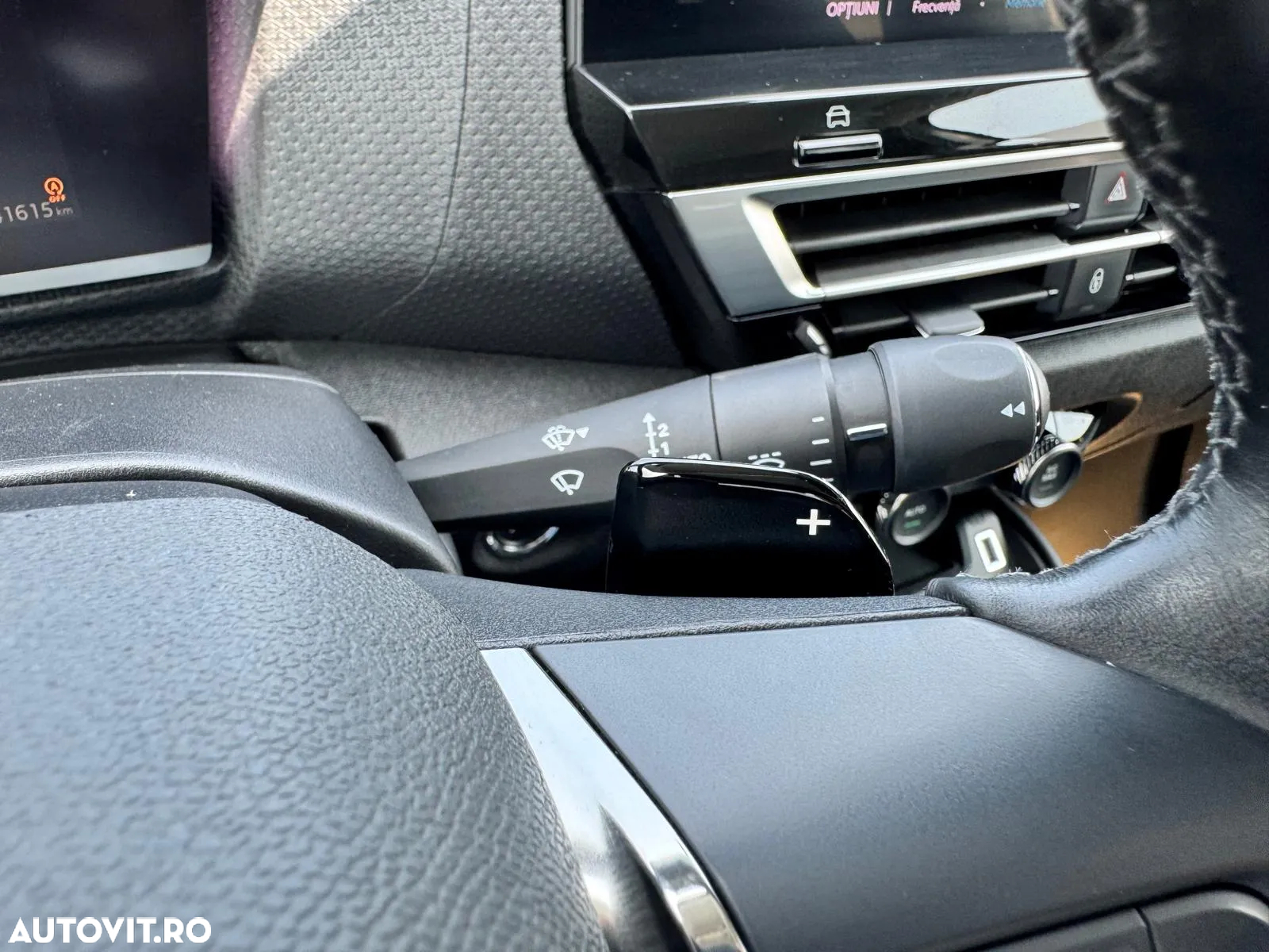 Citroën C4 1.2 PureTech S&S EAT8 Shine - 37