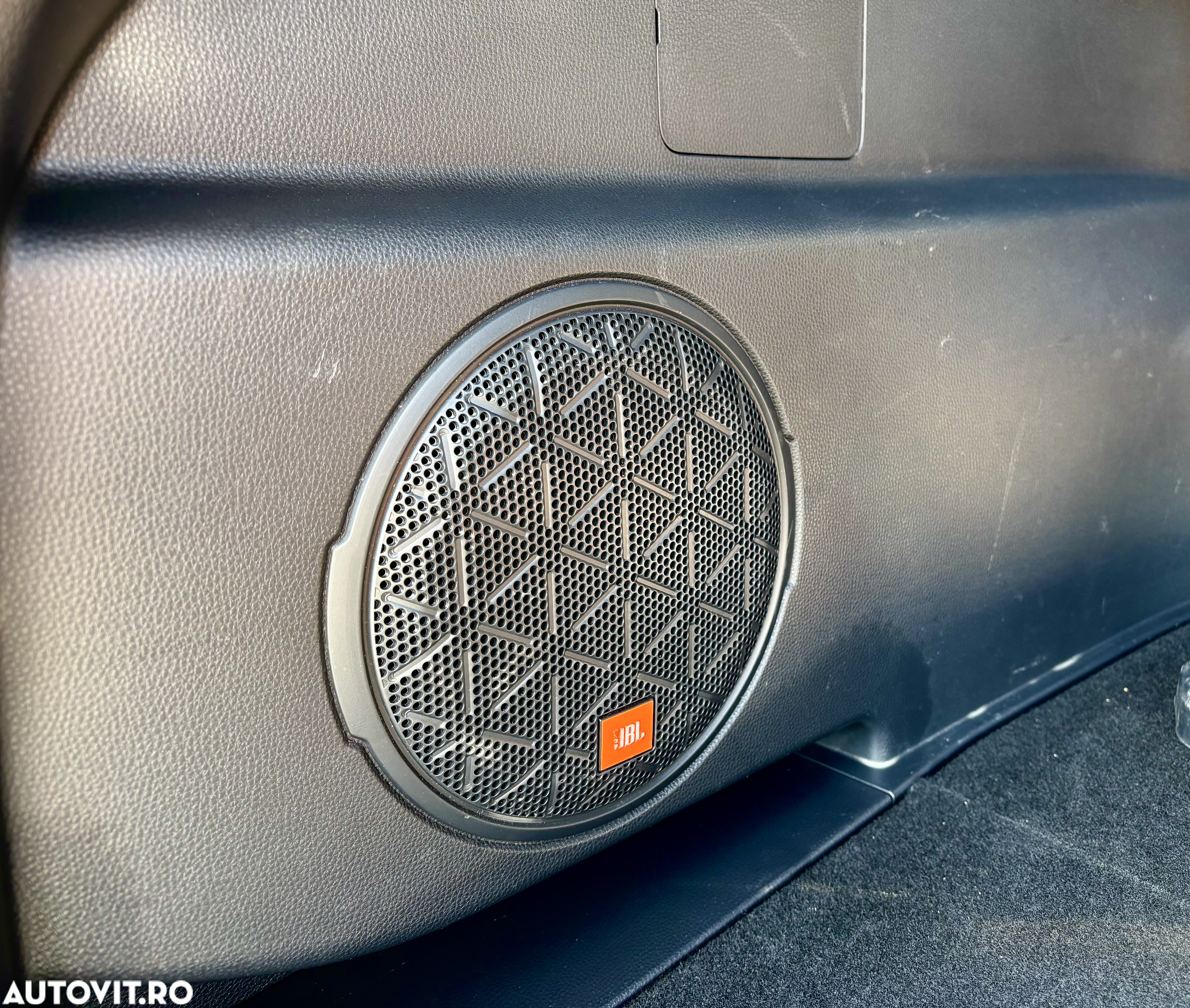 Toyota RAV4 2.5 PHEV VVT-iE 4x4 Style Bi-Tone - 19