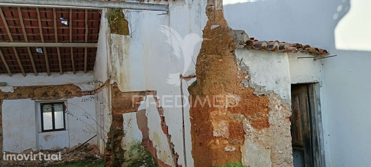 Casa antiga para reconstruir - Grande imagem: 5/10