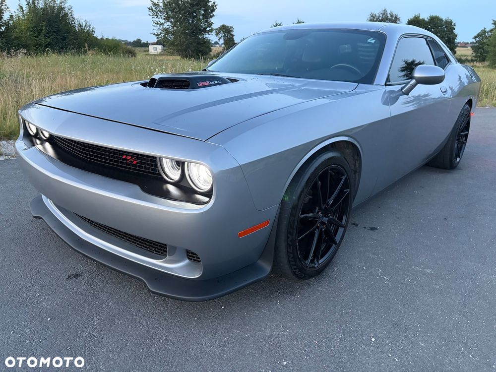 Dodge Challenger - 1