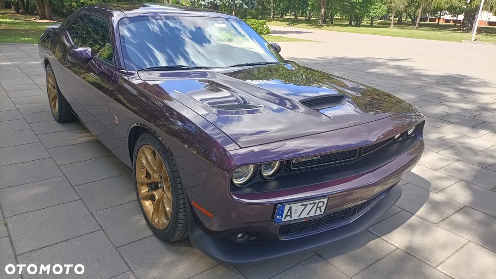 Dodge Challenger - 2
