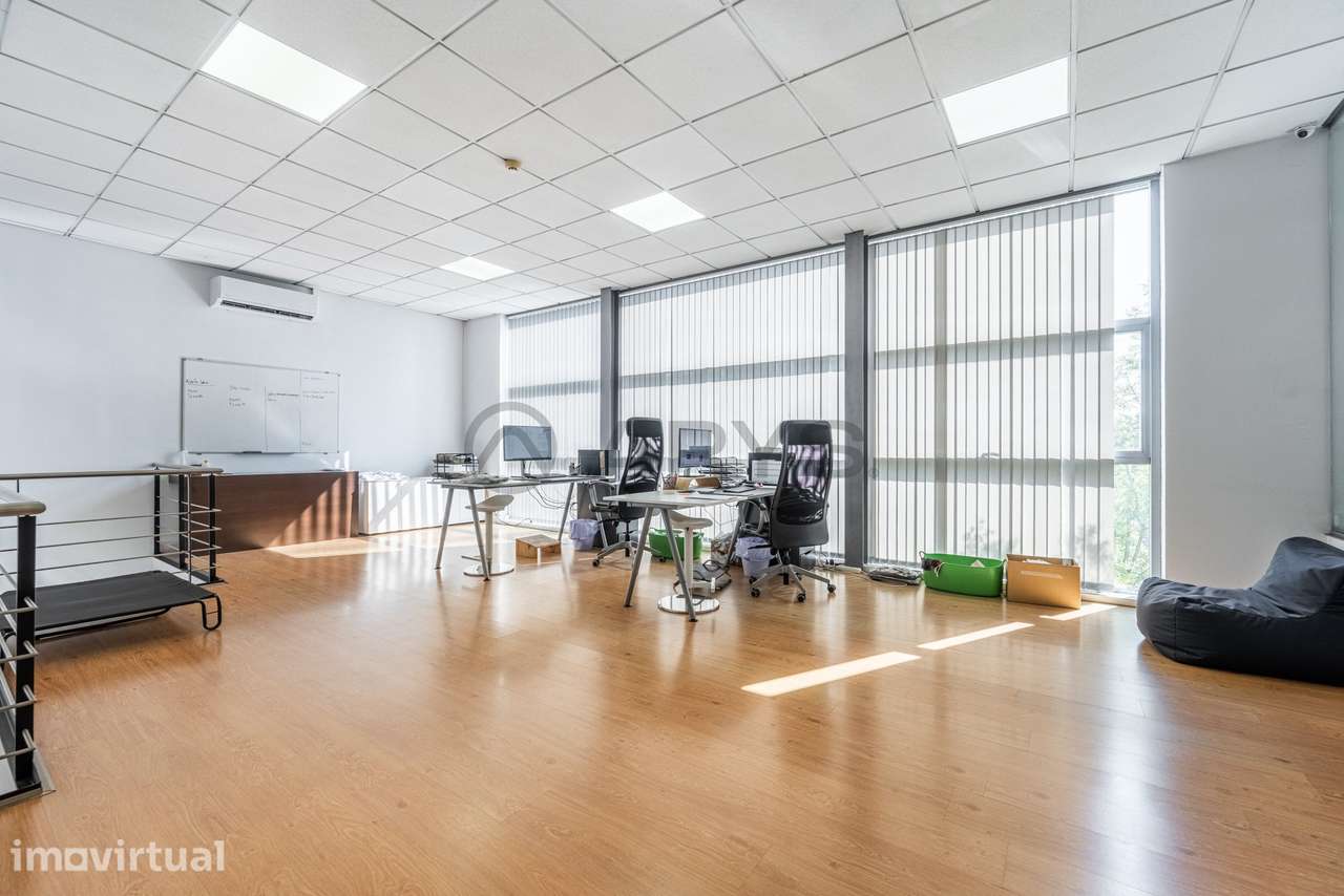 Pavilhão Industrial Junto á entrada da Autoestrada de Famalicão - Grande imagem: 5/22