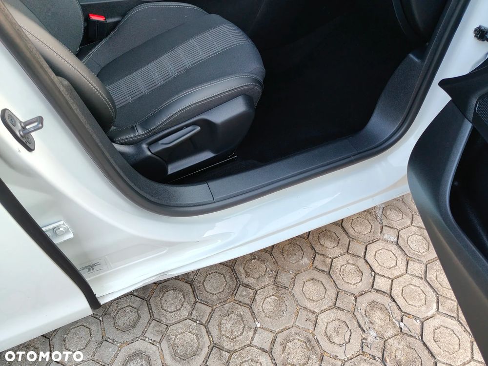 Peugeot 308 - 16