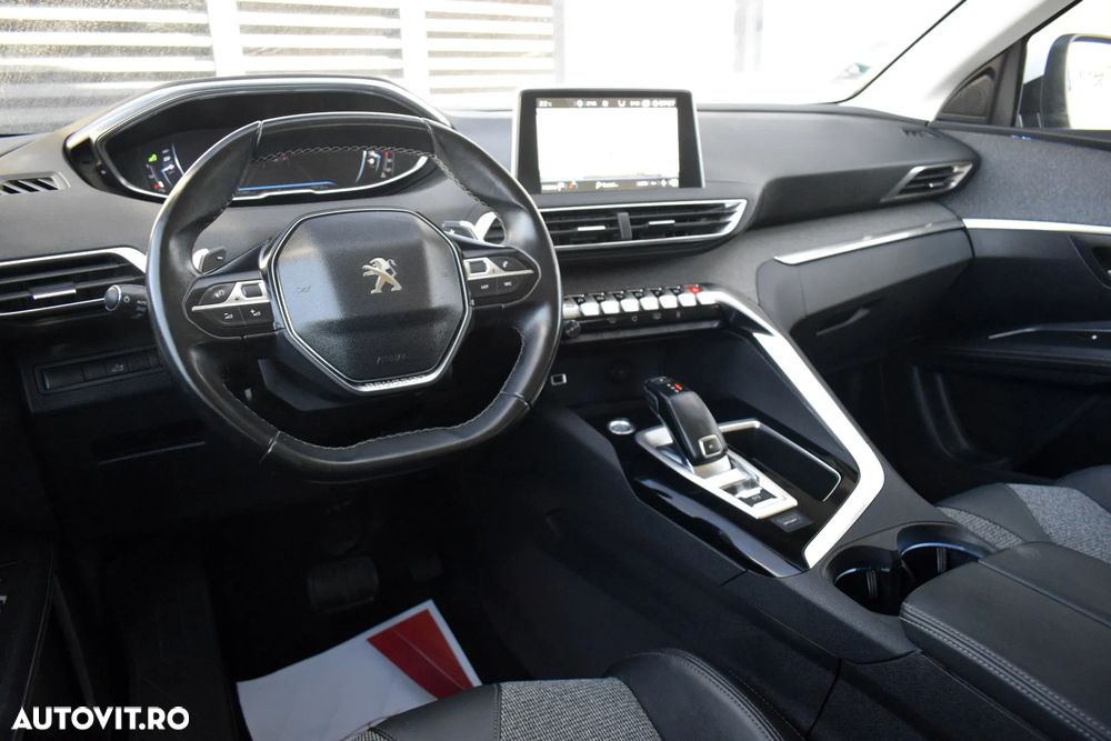 Peugeot 3008 1.2 PureTech Turbo S&S EAT8 Allure - 8