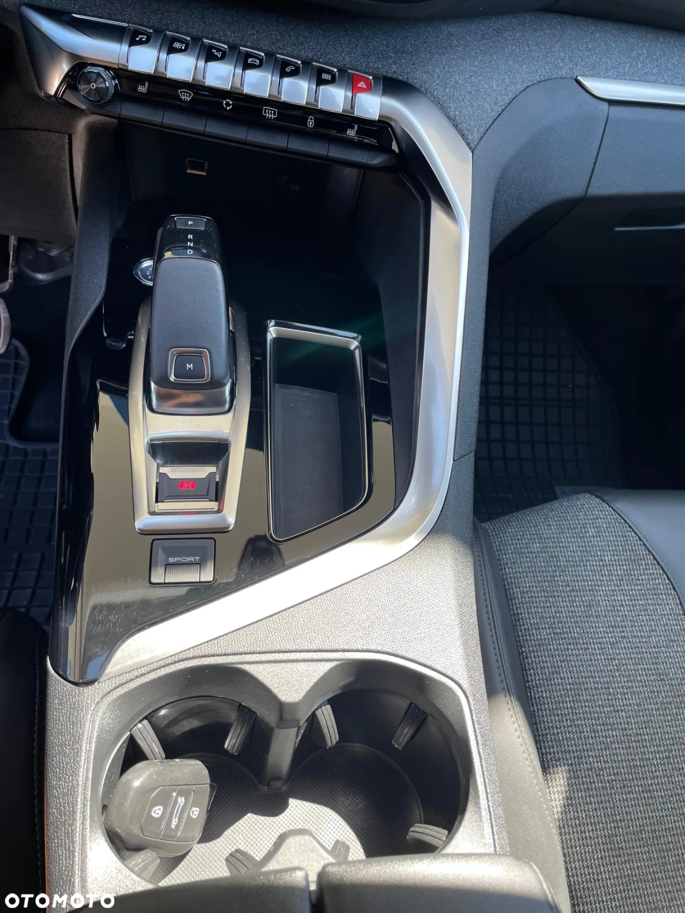 Peugeot 5008 1.6 PureTech Allure S&S EAT8 - 23