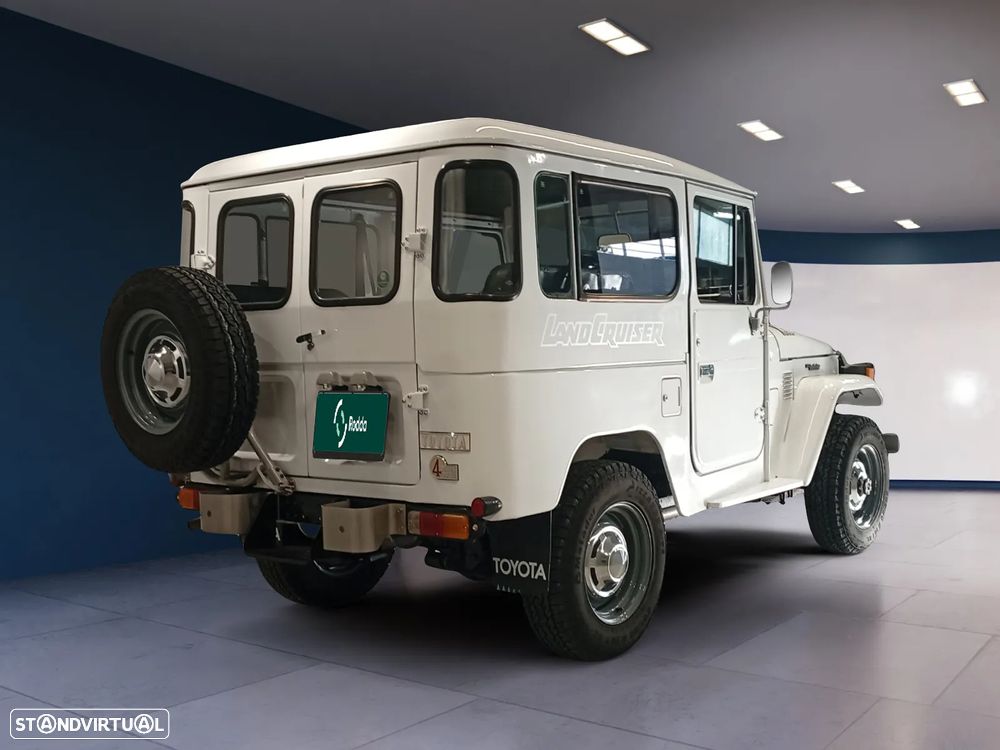 Toyota Land Cruiser - 6