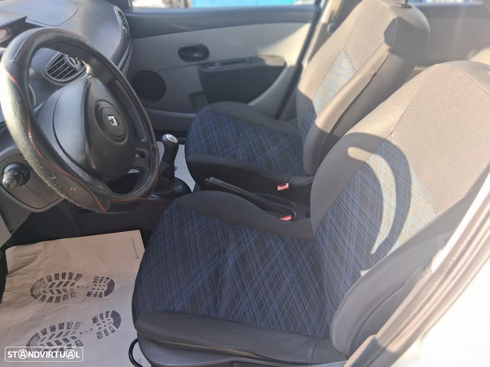 Renault Clio 1.5 dCi Confort - 11