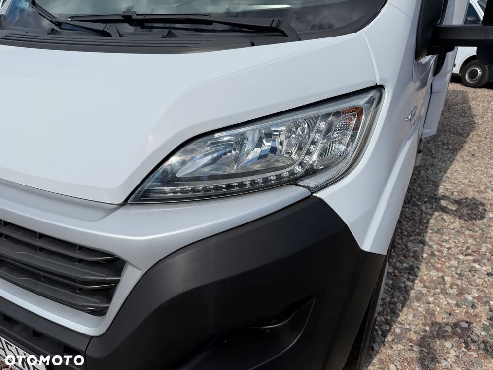Fiat DUCATO 2.3 MultiJet 150KM Euro-6 IZOTERMA WINDA PALFINGER UDT do 2028r Poduszki zawieszenia tył pneumatyczne! + Kompresor DMC:3.5t Ładowność 950kg KONTENER DRZWI tył Skrzydłowe + Drzwi BOCZNE Spoiler - Owiewki boczne kabiny TUV Thuringen ISO , Tempomat, Klimatronik i więcej.. - 37