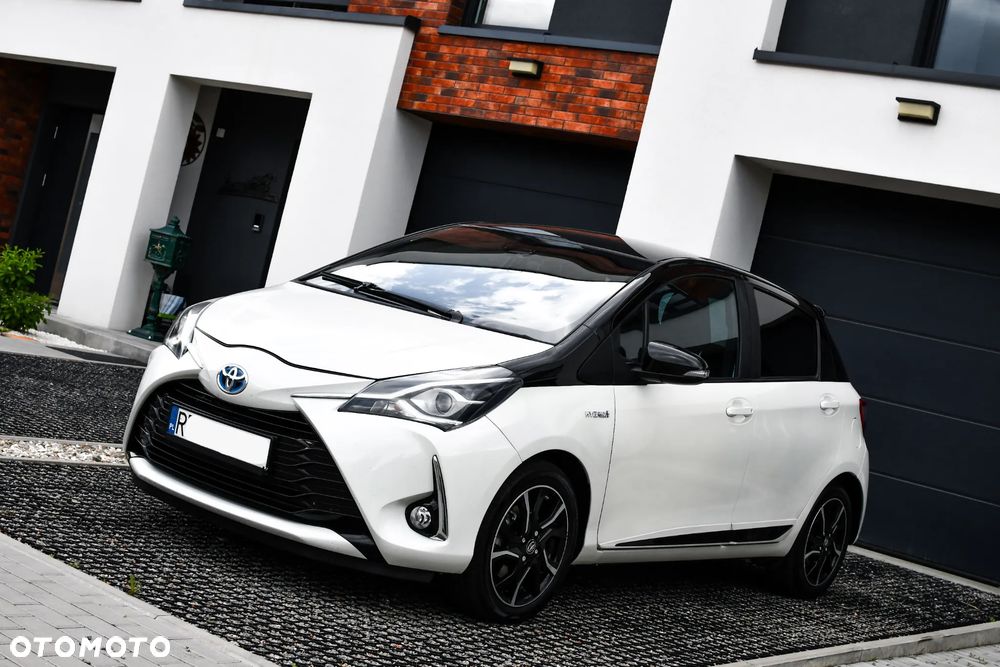 Toyota Yaris Hybrid 100 Premium EU6 - 2