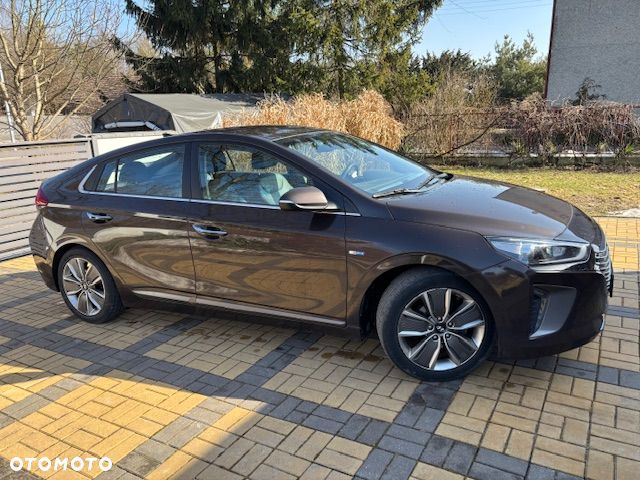 Hyundai IONIQ - 4
