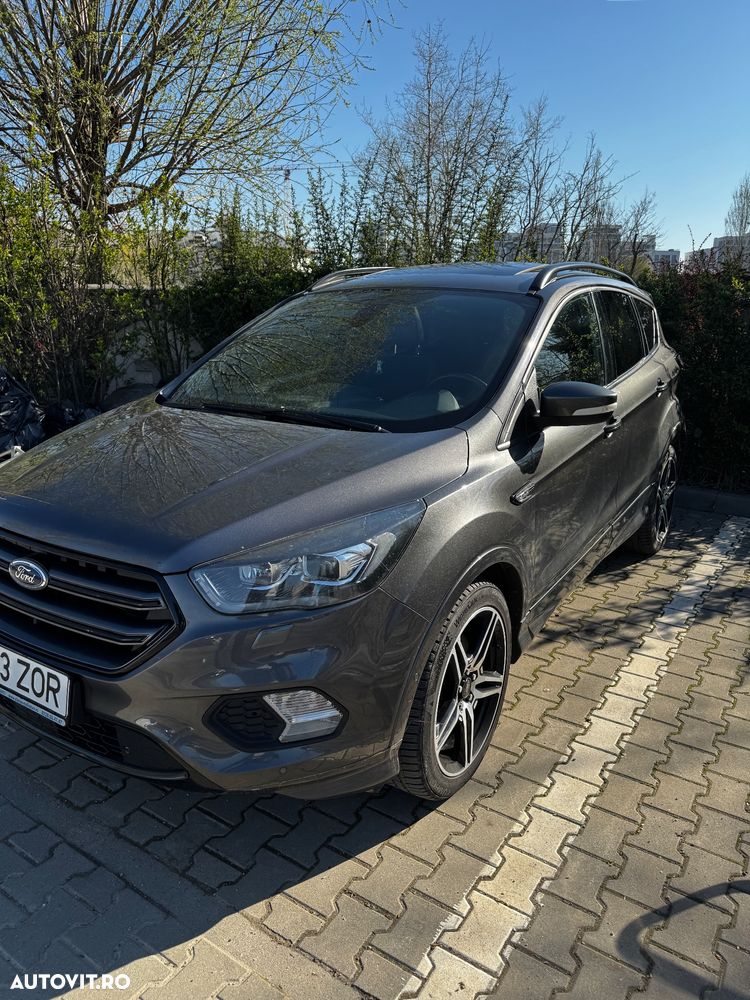 Ford Kuga - 1