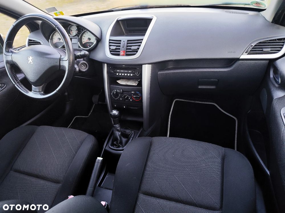 Peugeot 207 - 14