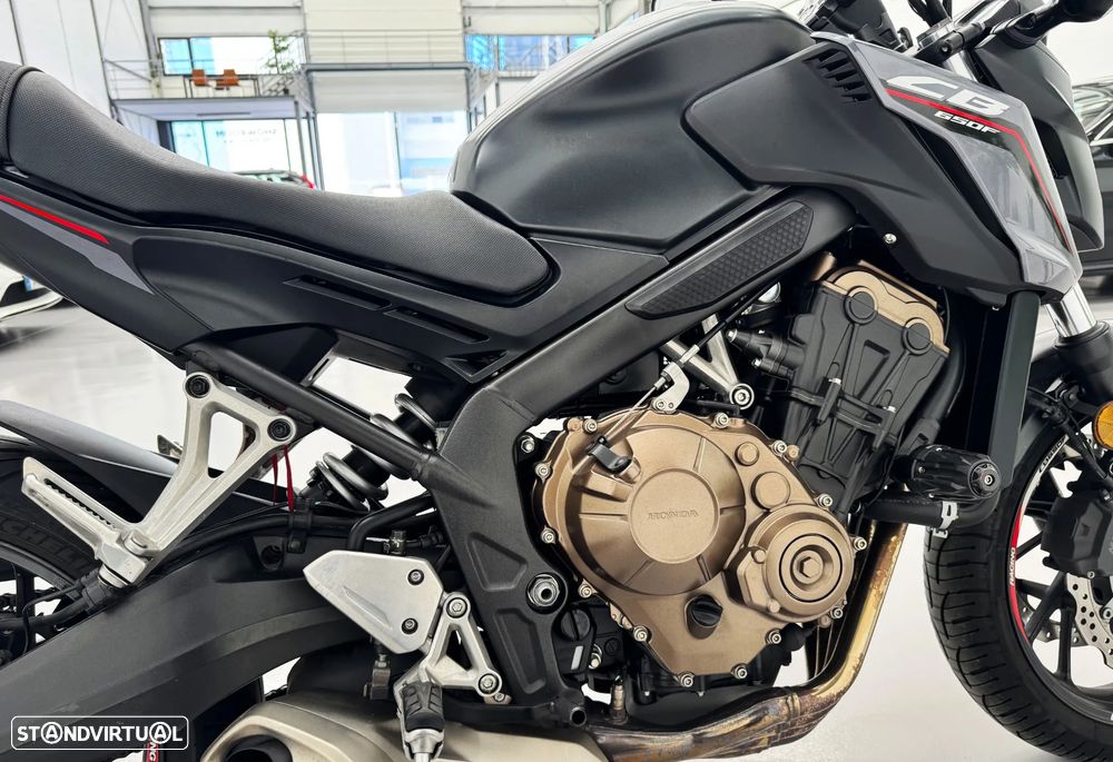 Honda CB 650F A - 11