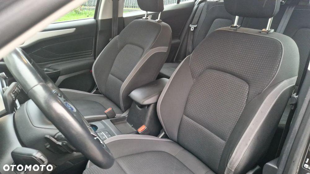 Ford Focus 1.0 EcoBoost Titanium - 24