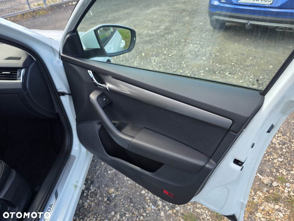 Skoda Octavia 2.0 TDI DSG Clever - 18