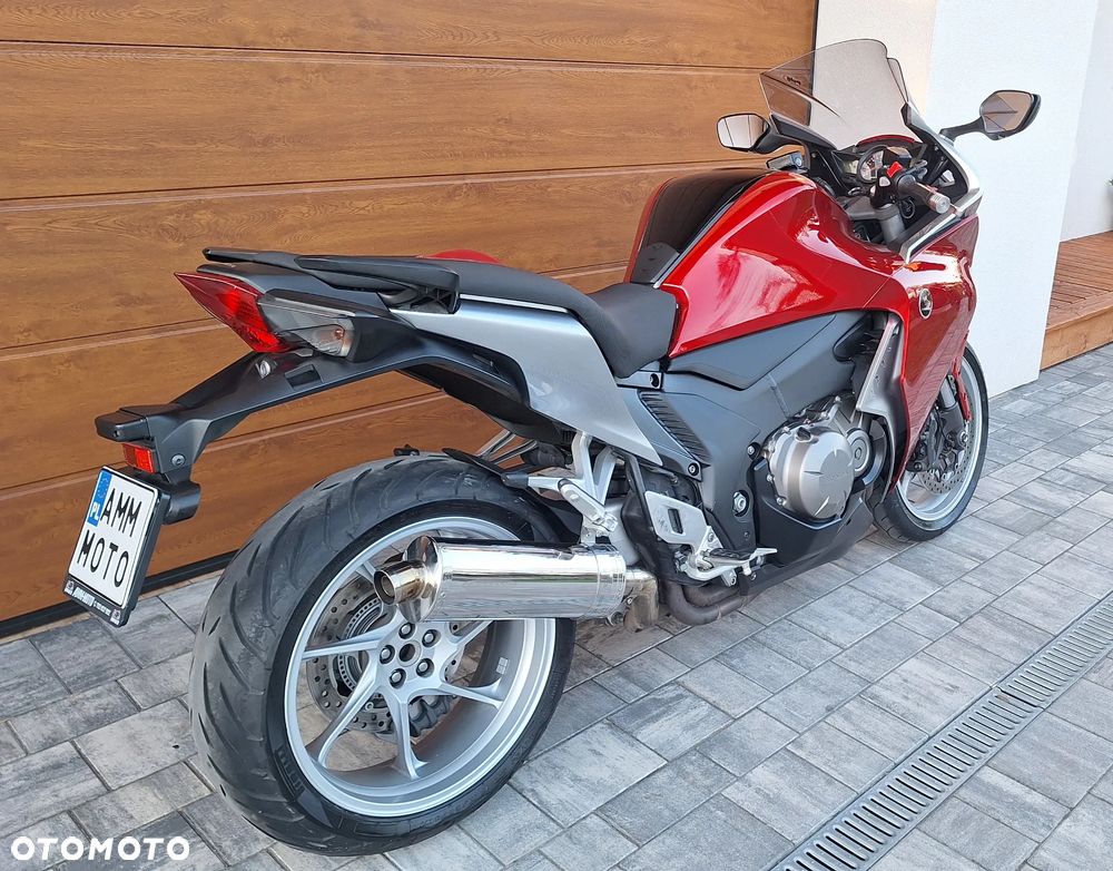 Honda VFR - 3