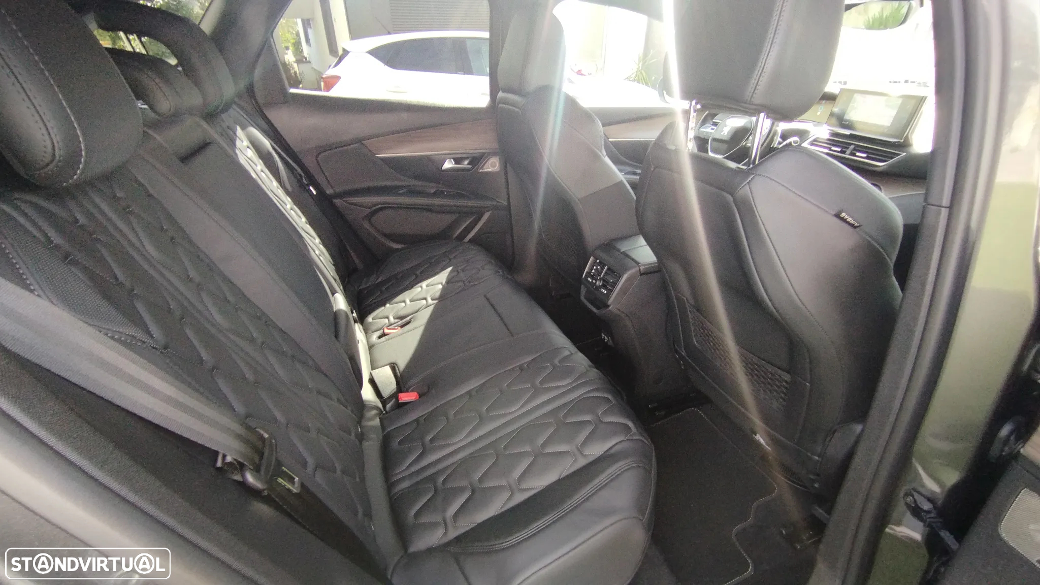 Peugeot 3008 1.6 Hybrid4 GT e-EAT8 - 13