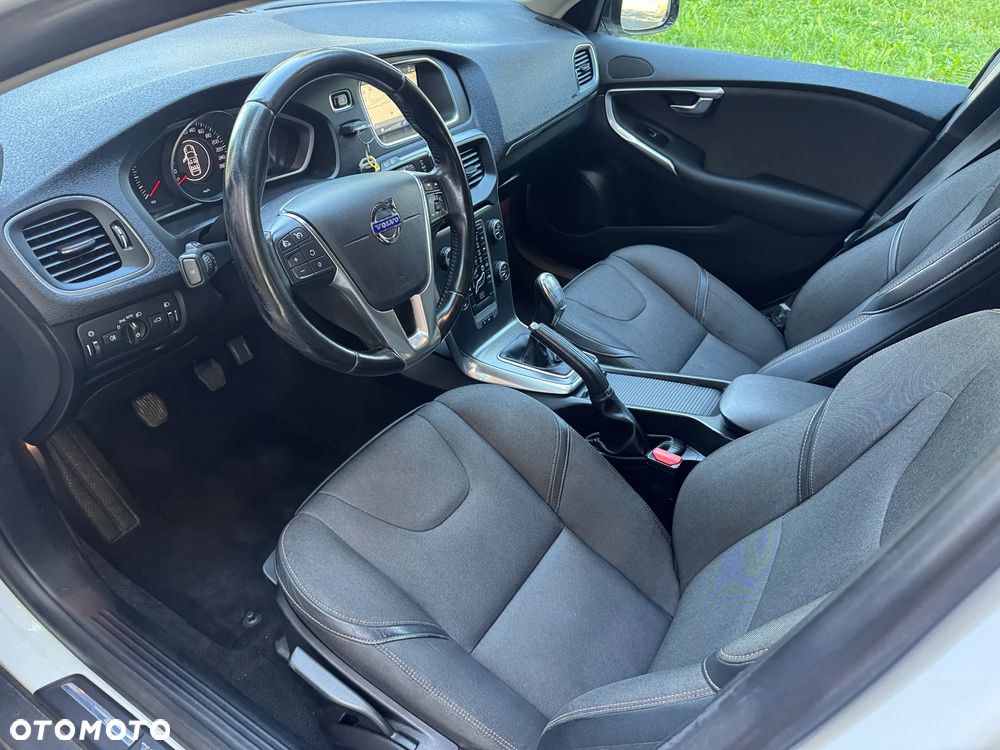 Volvo V40 D3 Drive-E Momentum - 13