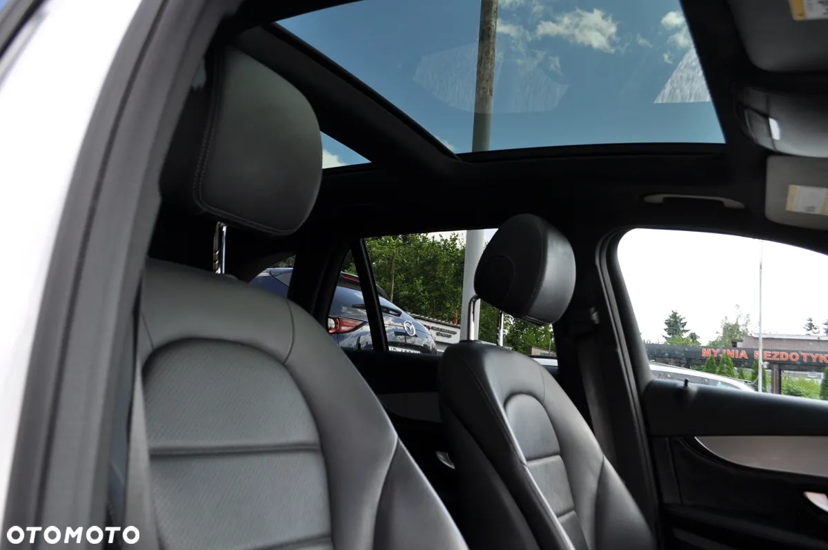 Mercedes-Benz GLC 350 e 4Matic 7G-TRONIC AMG Line - 29