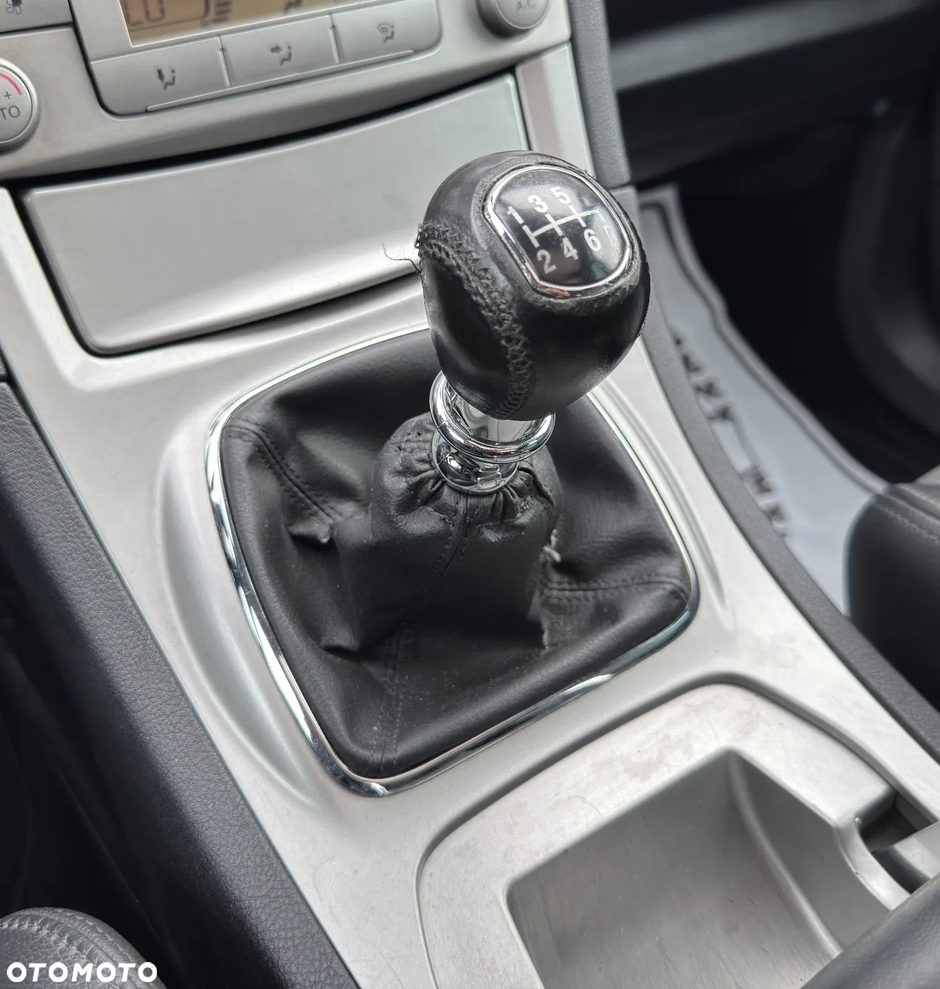 Ford S-Max 2.5 Titanium - 24